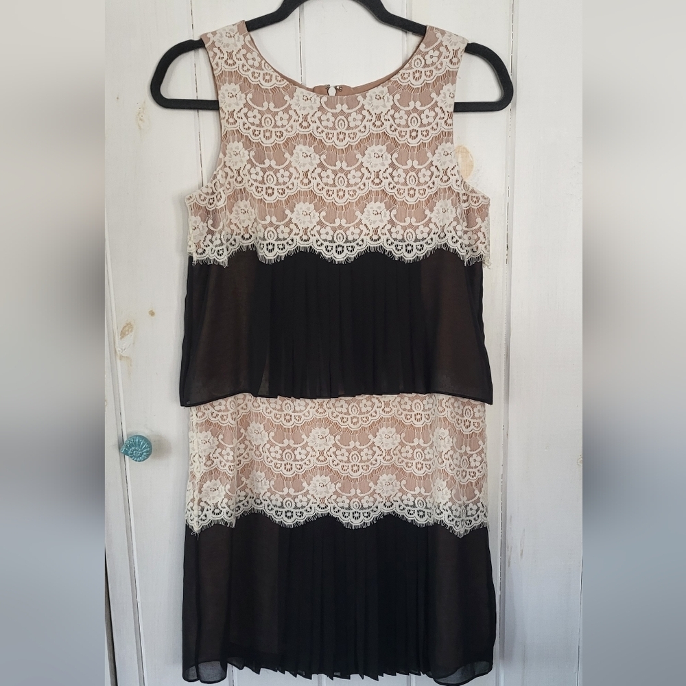 Jessica Simpson Lace Pleated Tiered Cocktail Wedding Dress